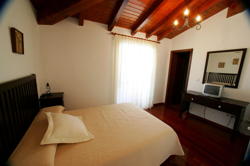 Casa Da Botica A Estrada Hostel Os Casares ภายนอก รูปภาพ