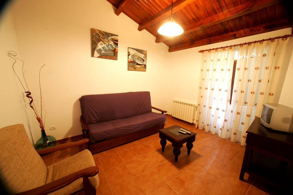 Casa Da Botica A Estrada Hostel Os Casares ภายนอก รูปภาพ