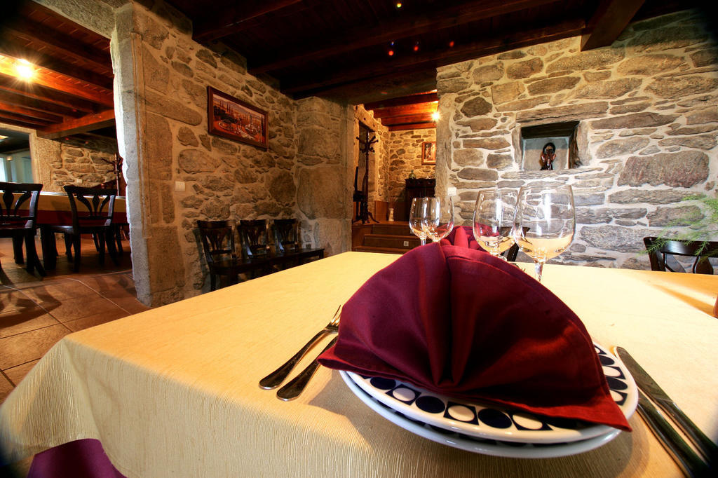 Casa Da Botica A Estrada Hostel Os Casares ภายนอก รูปภาพ