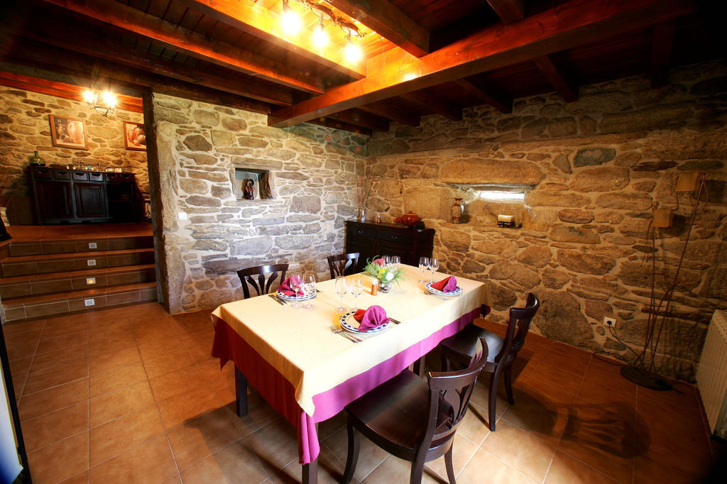 Casa Da Botica A Estrada Hostel Os Casares ภายนอก รูปภาพ